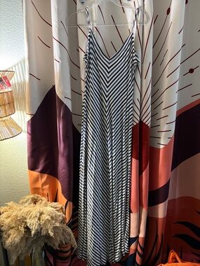 Striped V-Neck Spaghetti Strap Maxi Dress in Navy & White